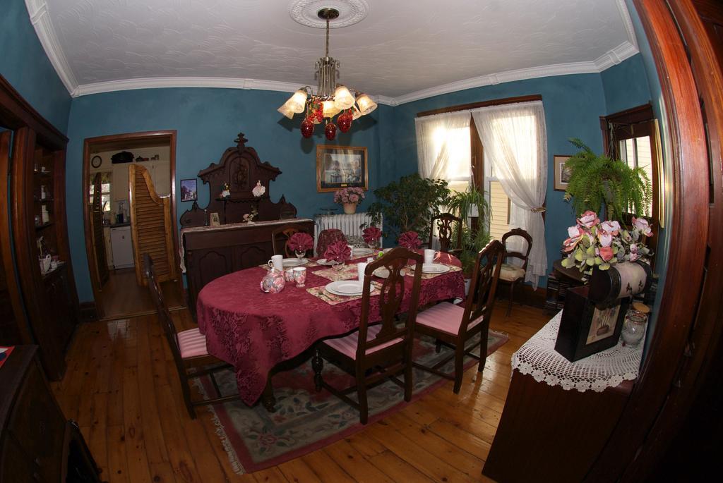 Amherstburg Bondy House Bed & Breakfast المظهر الخارجي الصورة